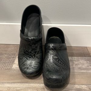 Dansko black size 38 professional Tooked Black